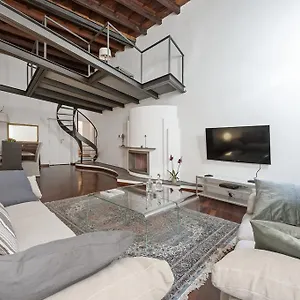 https://luxury-flat-by-navona-square.it-romehotels.com